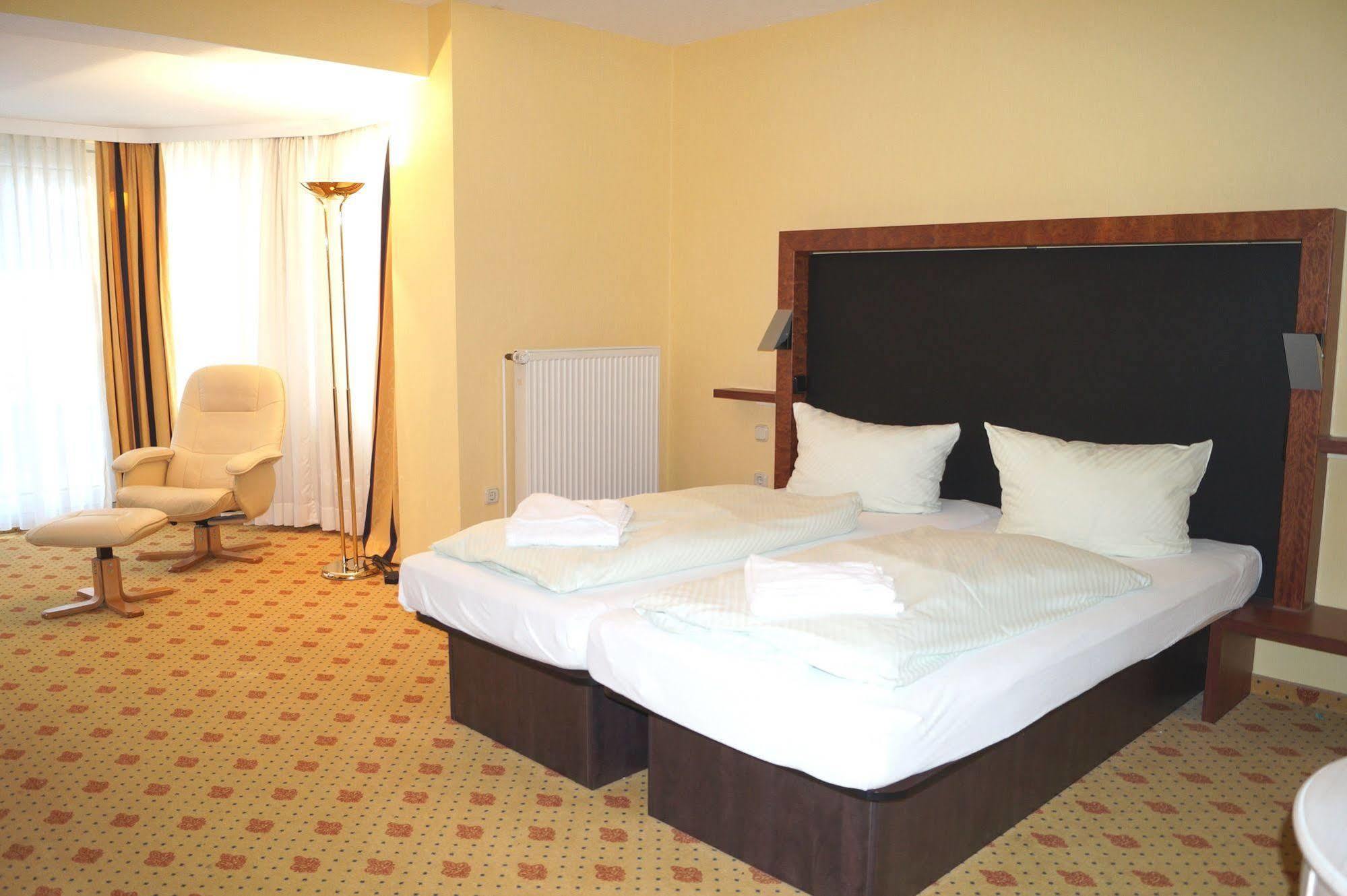 Regiohotel Germania Am Kurpark Bad Harzburg Exterior foto